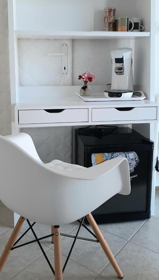 Helles Doppelzimmer Mit Bad, Terrasse Und Pool, Seperater Eingang, Liznjan, Istrien Ngoại thất bức ảnh
