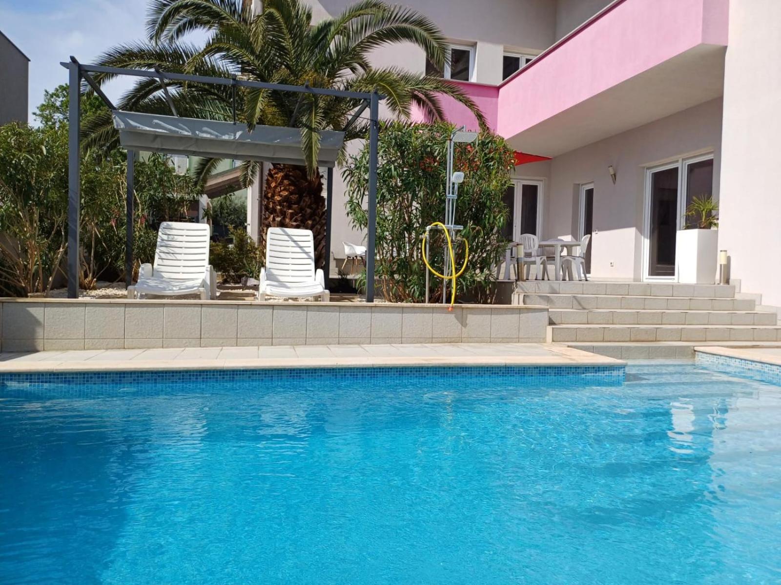 Helles Doppelzimmer Mit Bad, Terrasse Und Pool, Seperater Eingang, Liznjan, Istrien Ngoại thất bức ảnh